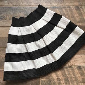 Women’s Black and White skirt